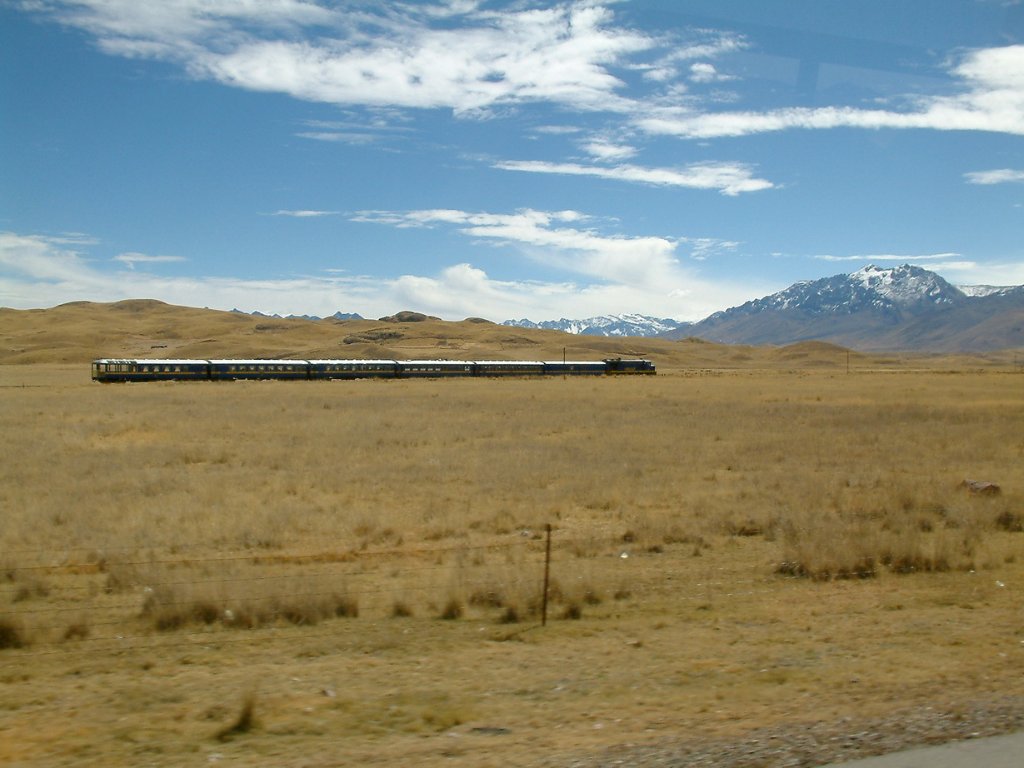 01-The train from Cusco to Puno.jpg - The train from Cusco to Puno